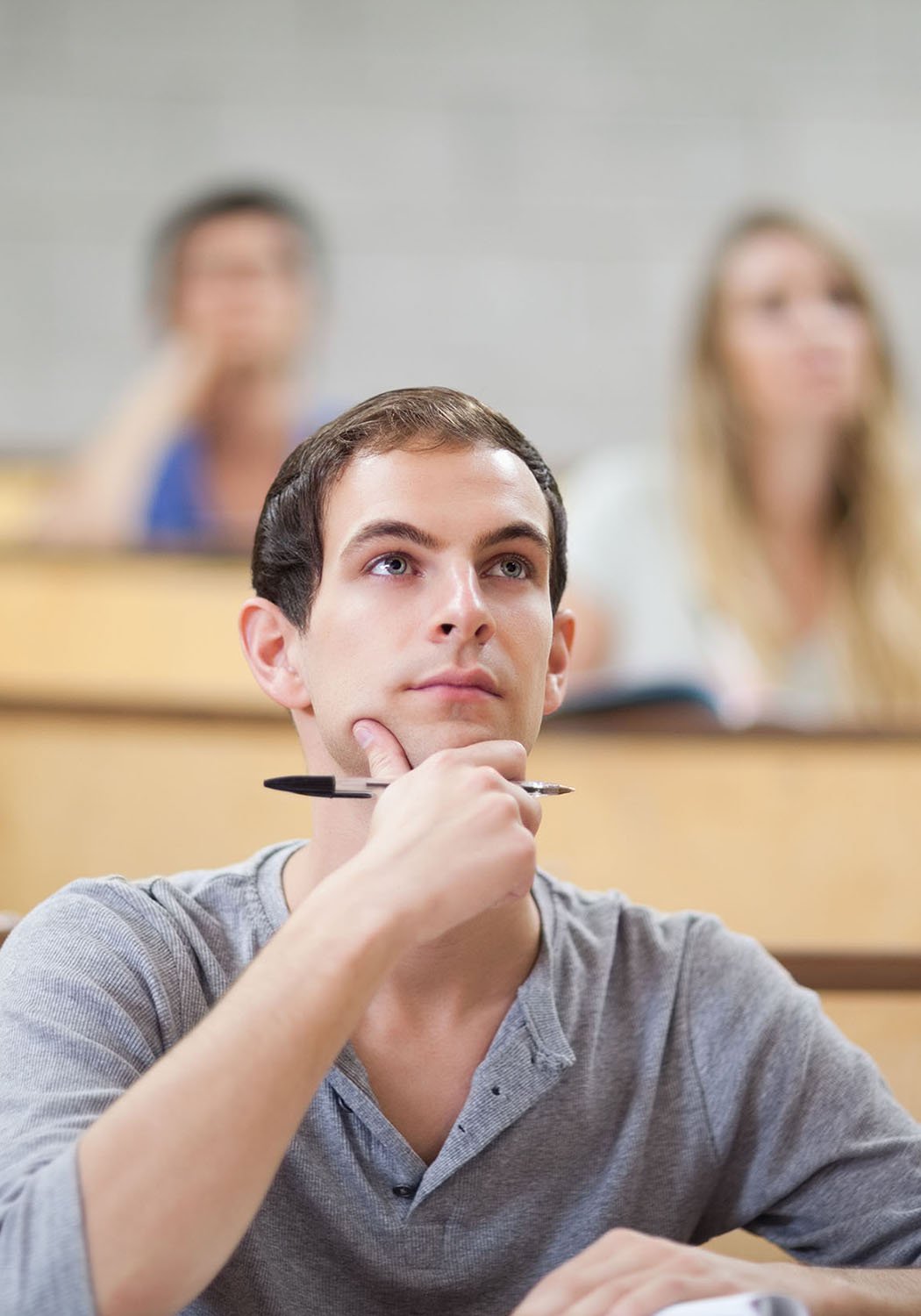 sutdent paying attention in class